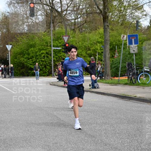 12.04.2026 - 45. Internationalen Wilhelmsburger Insellauf J. Mangold http://msf.ph/oto/9509094 12.04.2026 12:56:24 Ziel 5133, 5680, 4545, 5101, 4261, 4933, 5131, 5184, 5446, 4859, 5729, 5134, 3620, 4848, 5410, 4848, 5410, 4168, 4921, 4922, 4237, 5094, 4835, 5141, 5549, 5549, 5163, 5147, 3600, 2491, 3985, 4598, 3921, 5343 meine-sportfotos.de