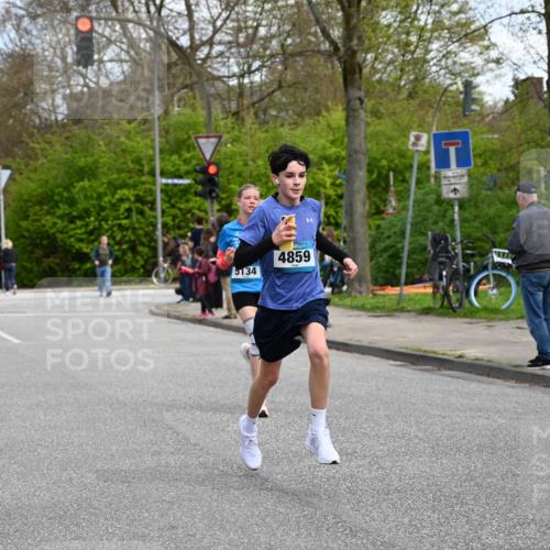 12.04.2026 - 45. Internationalen Wilhelmsburger Insellauf J. Mangold http://msf.ph/oto/9509096 12.04.2026 12:56:24 Ziel 5133, 5680, 4545, 5101, 4261, 4933, 5131, 5184, 5446, 4859, 5729, 5134, 3620, 4848, 5410, 4848, 5410, 4168, 4921, 4922, 4237, 5094, 4835, 5141, 5549, 5549, 5163, 5147, 3600, 2491, 3985, 4598, 3921, 5343 meine-sportfotos.de