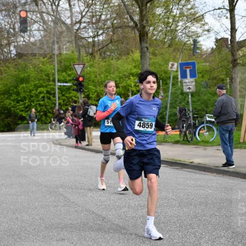 12.04.2026 - 45. Internationalen Wilhelmsburger Insellauf J. Mangold http://msf.ph/oto/9509098 12.04.2026 12:56:24 Ziel 5133, 5680, 4545, 5101, 4261, 4933, 5131, 5184, 5446, 4859, 5729, 5134, 3620, 4848, 5410, 4848, 5410, 4168, 4921, 4922, 4237, 5094, 4835, 5141, 5549, 5549, 5163, 5147, 3600, 2491, 3985, 4598, 3921, 5343 meine-sportfotos.de