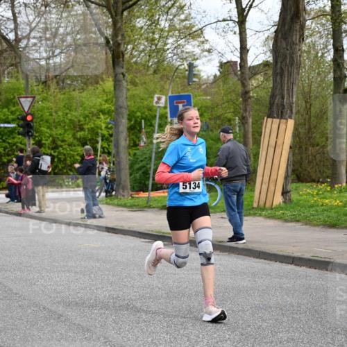 12.04.2026 - 45. Internationalen Wilhelmsburger Insellauf J. Mangold http://msf.ph/oto/9509102 12.04.2026 12:56:25 Ziel 5133, 5680, 4545, 5101, 4261, 4933, 5131, 5184, 5446, 4859, 5729, 5134, 3620, 4848, 5410, 4168, 4168, 4921, 4922, 4237, 5094, 4835, 5141, 5549, 5163, 5163, 5147, 3600, 2491, 3985, 4598, 3921, 5343 meine-sportfotos.de