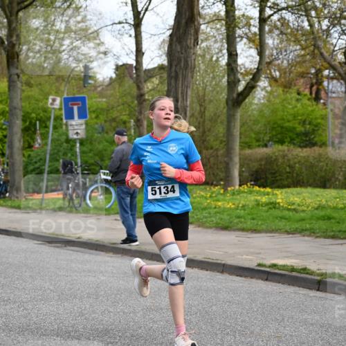 12.04.2026 - 45. Internationalen Wilhelmsburger Insellauf J. Mangold http://msf.ph/oto/9509106 12.04.2026 12:56:25 Ziel 5133, 5680, 4545, 5101, 4261, 4933, 5131, 5184, 5446, 4859, 5729, 5134, 3620, 4848, 5410, 4168, 4168, 4921, 4922, 4237, 5094, 4835, 5141, 5549, 5163, 5163, 5147, 3600, 2491, 3985, 4598, 3921, 5343 meine-sportfotos.de