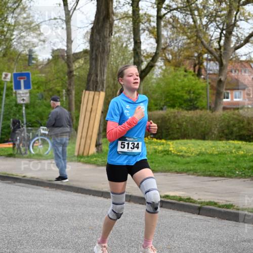 12.04.2026 - 45. Internationalen Wilhelmsburger Insellauf J. Mangold http://msf.ph/oto/9509108 12.04.2026 12:56:25 Ziel 5133, 5680, 4545, 5101, 4261, 4933, 5131, 5184, 5446, 4859, 5729, 5134, 3620, 4848, 5410, 4168, 4168, 4921, 4922, 4237, 5094, 4835, 5141, 5549, 5163, 5163, 5147, 3600, 2491, 3985, 4598, 3921, 5343 meine-sportfotos.de