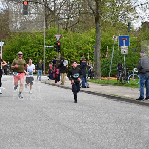 12.04.2026 - 45. Internationalen Wilhelmsburger Insellauf J. Mangold http://msf.ph/oto/9509113 12.04.2026 12:56:30 Ziel 4545, 5101, 4261, 4933, 5131, 5184, 5446, 4859, 5729, 5134, 3620, 4848, 5410, 4168, 4921, 4922, 4237, 5094, 4835, 4835, 5141, 5549, 5163, 5147, 3600, 2491, 2491, 3985, 4598, 3921, 5343, 3867, 5500, 5073, 5189, 3287, 4186, 4375 meine-sportfotos.de