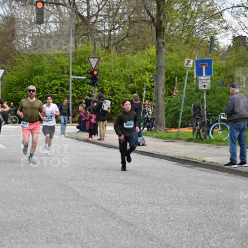 12.04.2026 - 45. Internationalen Wilhelmsburger Insellauf J. Mangold http://msf.ph/oto/9509114 12.04.2026 12:56:31 Ziel 5101, 4261, 4933, 5131, 5184, 5446, 4859, 5729, 5134, 3620, 4848, 5410, 4168, 4921, 4922, 4237, 5094, 4835, 5141, 5549, 5163, 5147, 3600, 2491, 3985, 4598, 3921, 5343, 3867, 5500, 5073, 5189, 3287, 4186, 4375 meine-sportfotos.de