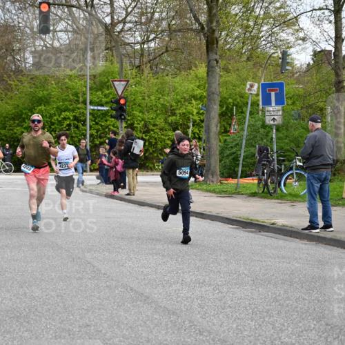 12.04.2026 - 45. Internationalen Wilhelmsburger Insellauf J. Mangold http://msf.ph/oto/9509116 12.04.2026 12:56:31 Ziel 5101, 4261, 4933, 5131, 5184, 5446, 4859, 5729, 5134, 3620, 4848, 5410, 4168, 4921, 4922, 4237, 5094, 4835, 5141, 5549, 5163, 5147, 3600, 2491, 3985, 4598, 3921, 5343, 3867, 5500, 5073, 5189, 3287, 4186, 4375 meine-sportfotos.de