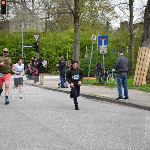 12.04.2026 - 45. Internationalen Wilhelmsburger Insellauf J. Mangold http://msf.ph/oto/9509120 12.04.2026 12:56:31 Ziel 5101, 4261, 4933, 5131, 5184, 5446, 4859, 5729, 5134, 3620, 4848, 5410, 4168, 4921, 4922, 4237, 5094, 4835, 5141, 5549, 5163, 5147, 3600, 2491, 3985, 4598, 3921, 5343, 3867, 5500, 5073, 5189, 3287, 4186, 4375 meine-sportfotos.de