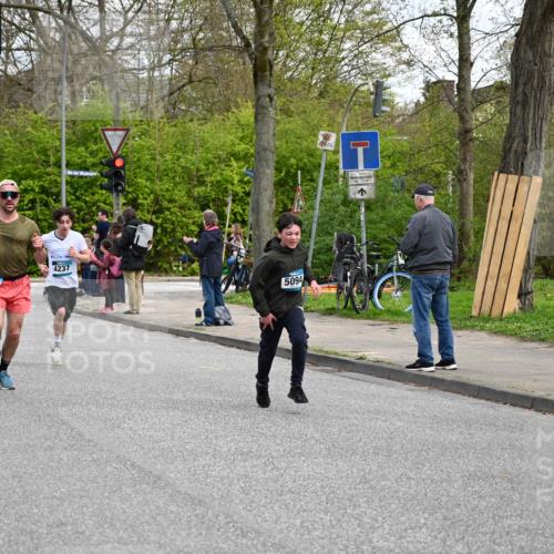 12.04.2026 - 45. Internationalen Wilhelmsburger Insellauf J. Mangold http://msf.ph/oto/9509122 12.04.2026 12:56:31 Ziel 5101, 4261, 4933, 5131, 5184, 5446, 4859, 5729, 5134, 3620, 4848, 5410, 4168, 4921, 4922, 4237, 5094, 4835, 5141, 5549, 5163, 5147, 3600, 2491, 3985, 4598, 3921, 5343, 3867, 5500, 5073, 5189, 3287, 4186, 4375 meine-sportfotos.de
