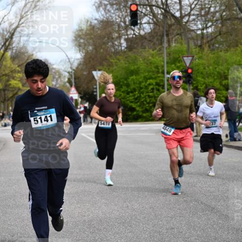 12.04.2026 - 45. Internationalen Wilhelmsburger Insellauf J. Mangold http://msf.ph/oto/9509127 12.04.2026 12:56:32 Ziel 4261, 4933, 5131, 5184, 5446, 4859, 5729, 5134, 3620, 4848, 5410, 4168, 4921, 4922, 4237, 5094, 4835, 5141, 5549, 5163, 5147, 3600, 2491, 3985, 4598, 3921, 5343, 3867, 5500, 5073, 5189, 3287, 4186, 4375 meine-sportfotos.de