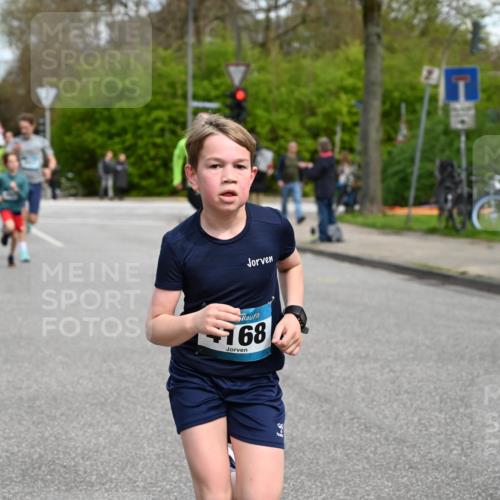 12.04.2026 - 45. Internationalen Wilhelmsburger Insellauf J. Mangold http://msf.ph/oto/9509141 12.04.2026 12:56:35 Ziel 4933, 5131, 5184, 5446, 4859, 5729, 5134, 3620, 4848, 5410, 4168, 4921, 4922, 4237, 5094, 4835, 5141, 5141, 5549, 5163, 5147, 3600, 2491, 3985, 4598, 3921, 5343, 3921, 5343, 3867, 5500, 5073, 5189, 3287, 4186, 4375, 3973 meine-sportfotos.de