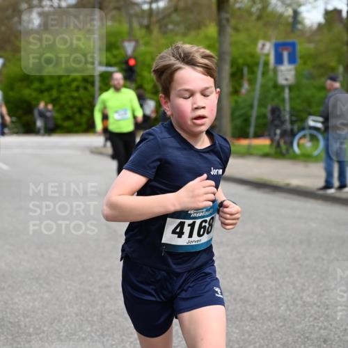 12.04.2026 - 45. Internationalen Wilhelmsburger Insellauf J. Mangold http://msf.ph/oto/9509143 12.04.2026 12:56:35 Ziel 4933, 5131, 5184, 5446, 4859, 5729, 5134, 3620, 4848, 5410, 4168, 4921, 4922, 4237, 5094, 4835, 5141, 5141, 5549, 5163, 5147, 3600, 2491, 3985, 4598, 3921, 5343, 3921, 5343, 3867, 5500, 5073, 5189, 3287, 4186, 4375, 3973 meine-sportfotos.de