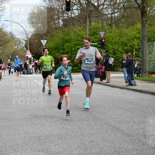 12.04.2026 - 45. Internationalen Wilhelmsburger Insellauf J. Mangold http://msf.ph/oto/9509149 12.04.2026 12:56:36 Ziel 4933, 5131, 5184, 5446, 4859, 5729, 5134, 3620, 4848, 5410, 4168, 4921, 4922, 4237, 5094, 4835, 5141, 5549, 5549, 5163, 5147, 3600, 2491, 3985, 4598, 3921, 5343, 3867, 5500, 5073, 5189, 3287, 4186, 4375, 3973 meine-sportfotos.de
