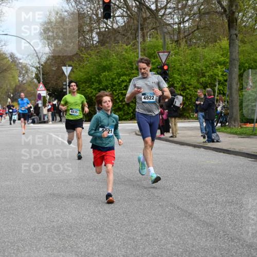 12.04.2026 - 45. Internationalen Wilhelmsburger Insellauf J. Mangold http://msf.ph/oto/9509150 12.04.2026 12:56:36 Ziel 4933, 5131, 5184, 5446, 4859, 5729, 5134, 3620, 4848, 5410, 4168, 4921, 4922, 4237, 5094, 4835, 5141, 5549, 5549, 5163, 5147, 3600, 2491, 3985, 4598, 3921, 5343, 3867, 5500, 5073, 5189, 3287, 4186, 4375, 3973 meine-sportfotos.de