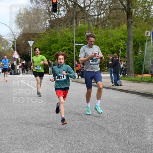 12.04.2026 - 45. Internationalen Wilhelmsburger Insellauf J. Mangold http://msf.ph/oto/9509153 12.04.2026 12:56:37 Ziel 5131, 5184, 5446, 4859, 5729, 5134, 3620, 4848, 5410, 4168, 4921, 4922, 4237, 5094, 4835, 5141, 5549, 5163, 5163, 5147, 3600, 2491, 3985, 4598, 3921, 5343, 3867, 5500, 5073, 5189, 3287, 4186, 4375, 3973, 4853 meine-sportfotos.de