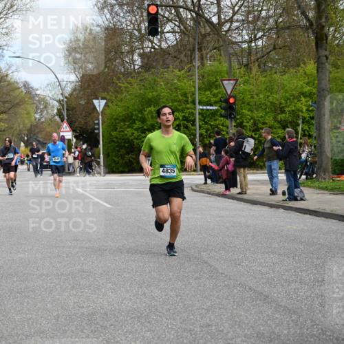12.04.2026 - 45. Internationalen Wilhelmsburger Insellauf J. Mangold http://msf.ph/oto/9509161 12.04.2026 12:56:38 Ziel 5131, 5184, 5446, 4859, 5729, 5134, 3620, 4848, 5410, 4168, 4921, 4922, 4237, 5094, 4835, 5141, 5549, 5163, 5147, 3600, 2491, 3985, 4598, 3921, 5343, 3867, 5500, 5073, 5189, 3287, 4186, 4375, 3973, 4853, 4569 meine-sportfotos.de