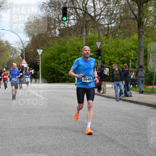 12.04.2026 - 45. Internationalen Wilhelmsburger Insellauf J. Mangold http://msf.ph/oto/9509172 12.04.2026 12:56:43 Ziel 5446, 4859, 5729, 5134, 3620, 4848, 5410, 4168, 4921, 4922, 4237, 5094, 4835, 5141, 5549, 5163, 5147, 3600, 2491, 3985, 4598, 3921, 5343, 3867, 5500, 5073, 5189, 3287, 4186, 4375, 3973, 4853, 4569, 2624, 5801, 4097, 5744 meine-sportfotos.de