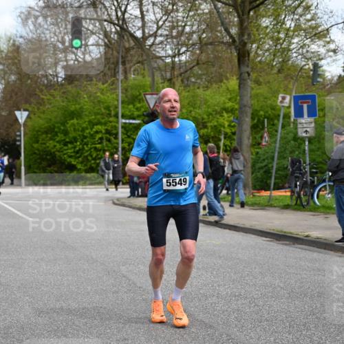 12.04.2026 - 45. Internationalen Wilhelmsburger Insellauf J. Mangold http://msf.ph/oto/9509178 12.04.2026 12:56:43 Ziel 5446, 4859, 5729, 5134, 3620, 4848, 5410, 4168, 4921, 4922, 4237, 5094, 4835, 5141, 5549, 5163, 5147, 3600, 2491, 3985, 4598, 3921, 5343, 3867, 5500, 5073, 5189, 3287, 4186, 4375, 3973, 4853, 4569, 2624, 5801, 4097, 5744 meine-sportfotos.de