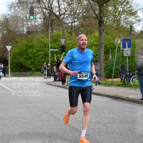 12.04.2026 - 45. Internationalen Wilhelmsburger Insellauf J. Mangold http://msf.ph/oto/9509180 12.04.2026 12:56:43 Ziel 5446, 4859, 5729, 5134, 3620, 4848, 5410, 4168, 4921, 4922, 4237, 5094, 4835, 5141, 5549, 5163, 5147, 3600, 2491, 3985, 4598, 3921, 5343, 3867, 5500, 5073, 5189, 3287, 4186, 4375, 3973, 4853, 4569, 2624, 5801, 4097, 5744 meine-sportfotos.de