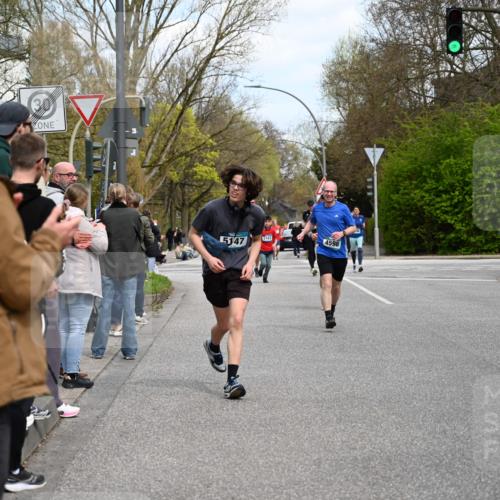 12.04.2026 - 45. Internationalen Wilhelmsburger Insellauf J. Mangold http://msf.ph/oto/9509181 12.04.2026 12:56:44 Ziel 5134, 3620, 4848, 5410, 4168, 4921, 4922, 4237, 5094, 4835, 5141, 5549, 5163, 5147, 3600, 2491, 3985, 4598, 3921, 5343, 3867, 5500, 5073, 5189, 3287, 4186, 4375, 3973, 4853, 4569, 2624, 5801, 4097, 5744 meine-sportfotos.de