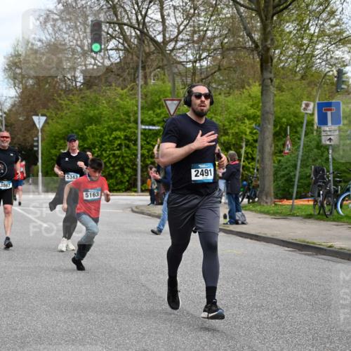 12.04.2026 - 45. Internationalen Wilhelmsburger Insellauf J. Mangold http://msf.ph/oto/9509188 12.04.2026 12:56:49 Ziel 4848, 5410, 4168, 4921, 4922, 4237, 5094, 4835, 5141, 5549, 5163, 5147, 3600, 2491, 3985, 4598, 3921, 5343, 3867, 5500, 5073, 5189, 3287, 4186, 4375, 3973, 4853, 4853, 4569, 2624, 5801, 4097, 5744, 4524, 4259, 5791, 5696, 4740 meine-sportfotos.de