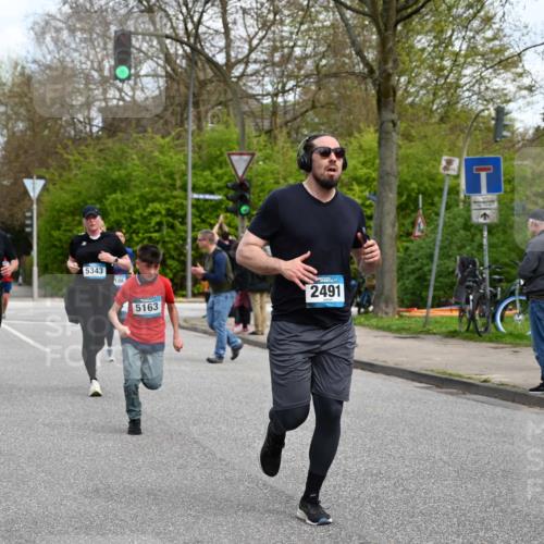 12.04.2026 - 45. Internationalen Wilhelmsburger Insellauf J. Mangold http://msf.ph/oto/9509190 12.04.2026 12:56:49 Ziel 4848, 5410, 4168, 4921, 4922, 4237, 5094, 4835, 5141, 5549, 5163, 5147, 3600, 2491, 3985, 4598, 3921, 5343, 3867, 5500, 5073, 5189, 3287, 4186, 4375, 3973, 4853, 4853, 4569, 2624, 5801, 4097, 5744, 4524, 4259, 5791, 5696, 4740 meine-sportfotos.de
