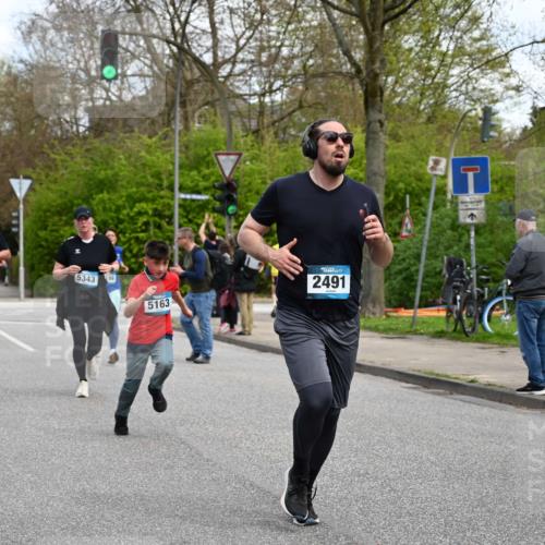 12.04.2026 - 45. Internationalen Wilhelmsburger Insellauf J. Mangold http://msf.ph/oto/9509191 12.04.2026 12:56:50 Ziel 4168, 4921, 4922, 4237, 5094, 4835, 5141, 5549, 5163, 5147, 3600, 2491, 3985, 4598, 3921, 5343, 3867, 5500, 5073, 5189, 3287, 4186, 4375, 3973, 4853, 4569, 4569, 2624, 5801, 4097, 5744, 4524, 4259, 5791, 5696, 4740 meine-sportfotos.de