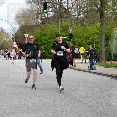 12.04.2026 - 45. Internationalen Wilhelmsburger Insellauf J. Mangold http://msf.ph/oto/9509202 12.04.2026 12:56:51 Ziel 4921, 4922, 4237, 5094, 4835, 5141, 5549, 5163, 5147, 3600, 2491, 3985, 4598, 3921, 5343, 3867, 3867, 5500, 5073, 5189, 3287, 4186, 4375, 3973, 4853, 4569, 2624, 2624, 5801, 4097, 5744, 4524, 4259, 5791, 5696, 4740, 4599 meine-sportfotos.de