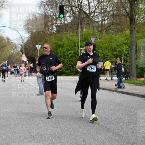 12.04.2026 - 45. Internationalen Wilhelmsburger Insellauf J. Mangold http://msf.ph/oto/9509206 12.04.2026 12:56:51 Ziel 4921, 4922, 4237, 5094, 4835, 5141, 5549, 5163, 5147, 3600, 2491, 3985, 4598, 3921, 5343, 3867, 3867, 5500, 5073, 5189, 3287, 4186, 4375, 3973, 4853, 4569, 2624, 2624, 5801, 4097, 5744, 4524, 4259, 5791, 5696, 4740, 4599 meine-sportfotos.de