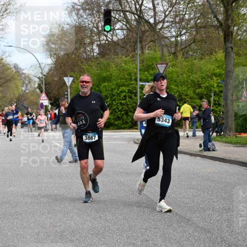 12.04.2026 - 45. Internationalen Wilhelmsburger Insellauf J. Mangold http://msf.ph/oto/9509207 12.04.2026 12:56:51 Ziel 4921, 4922, 4237, 5094, 4835, 5141, 5549, 5163, 5147, 3600, 2491, 3985, 4598, 3921, 5343, 3867, 3867, 5500, 5073, 5189, 3287, 4186, 4375, 3973, 4853, 4569, 2624, 2624, 5801, 4097, 5744, 4524, 4259, 5791, 5696, 4740, 4599 meine-sportfotos.de