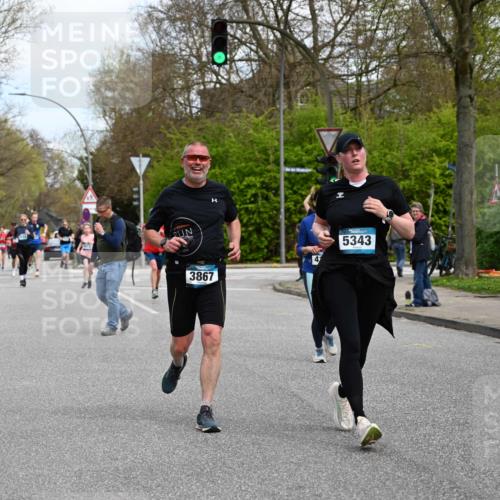 12.04.2026 - 45. Internationalen Wilhelmsburger Insellauf J. Mangold http://msf.ph/oto/9509210 12.04.2026 12:56:51 Ziel 4921, 4922, 4237, 5094, 4835, 5141, 5549, 5163, 5147, 3600, 2491, 3985, 4598, 3921, 5343, 3867, 3867, 5500, 5073, 5189, 3287, 4186, 4375, 3973, 4853, 4569, 2624, 2624, 5801, 4097, 5744, 4524, 4259, 5791, 5696, 4740, 4599 meine-sportfotos.de