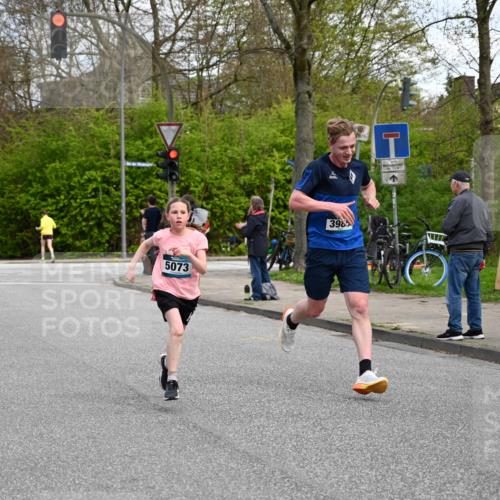 12.04.2026 - 45. Internationalen Wilhelmsburger Insellauf J. Mangold http://msf.ph/oto/9509219 12.04.2026 12:56:57 Ziel 5141, 5549, 5163, 5147, 3600, 2491, 3985, 4598, 3921, 5343, 3867, 5500, 5073, 5189, 3287, 4186, 4375, 3973, 4853, 4569, 2624, 5801, 4097, 5744, 4524, 4524, 4259, 5791, 5696, 4740, 4599, 5062, 4851, 5172, 4959, 5322 meine-sportfotos.de