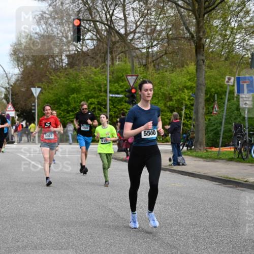 12.04.2026 - 45. Internationalen Wilhelmsburger Insellauf J. Mangold http://msf.ph/oto/9509246 12.04.2026 12:57:02 Ziel 5163, 5147, 3600, 2491, 3985, 4598, 3921, 5343, 3867, 5500, 5073, 5189, 3287, 4186, 4375, 3973, 4853, 4569, 4569, 2624, 5801, 4097, 5744, 4524, 4259, 5791, 5696, 4740, 4599, 5062, 4851, 5172, 4959, 5322, 5129, 3190, 5736, 3189 meine-sportfotos.de