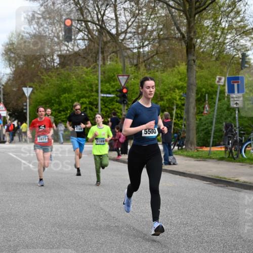 12.04.2026 - 45. Internationalen Wilhelmsburger Insellauf J. Mangold http://msf.ph/oto/9509247 12.04.2026 12:57:02 Ziel 5163, 5147, 3600, 2491, 3985, 4598, 3921, 5343, 3867, 5500, 5073, 5189, 3287, 4186, 4375, 3973, 4853, 4569, 4569, 2624, 5801, 4097, 5744, 4524, 4259, 5791, 5696, 4740, 4599, 5062, 4851, 5172, 4959, 5322, 5129, 3190, 5736, 3189 meine-sportfotos.de