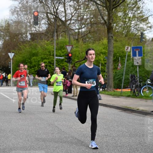 12.04.2026 - 45. Internationalen Wilhelmsburger Insellauf J. Mangold http://msf.ph/oto/9509248 12.04.2026 12:57:02 Ziel 5163, 5147, 3600, 2491, 3985, 4598, 3921, 5343, 3867, 5500, 5073, 5189, 3287, 4186, 4375, 3973, 4853, 4569, 4569, 2624, 5801, 4097, 5744, 4524, 4259, 5791, 5696, 4740, 4599, 5062, 4851, 5172, 4959, 5322, 5129, 3190, 5736, 3189 meine-sportfotos.de