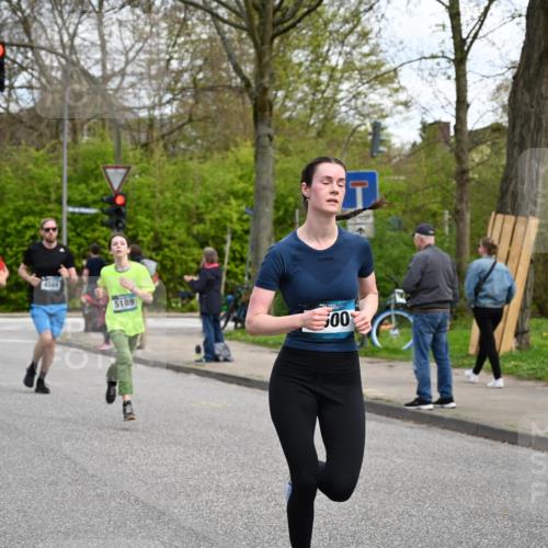 12.04.2026 - 45. Internationalen Wilhelmsburger Insellauf J. Mangold http://msf.ph/oto/9509253 12.04.2026 12:57:02 Ziel 5163, 5147, 3600, 2491, 3985, 4598, 3921, 5343, 3867, 5500, 5073, 5189, 3287, 4186, 4375, 3973, 4853, 4569, 4569, 2624, 5801, 4097, 5744, 4524, 4259, 5791, 5696, 4740, 4599, 5062, 4851, 5172, 4959, 5322, 5129, 3190, 5736, 3189 meine-sportfotos.de