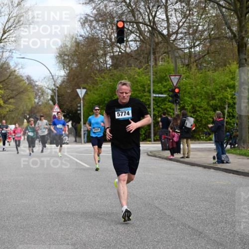 12.04.2026 - 45. Internationalen Wilhelmsburger Insellauf J. Mangold http://msf.ph/oto/9509272 12.04.2026 12:57:05 Ziel 3600, 2491, 3985, 4598, 3921, 5343, 3867, 5500, 5073, 5189, 3287, 4186, 4375, 3973, 4853, 4569, 2624, 5801, 4097, 5744, 4524, 4259, 5791, 5696, 4740, 4599, 5062, 4851, 5172, 4959, 5322, 5129, 3190, 5736, 3189, 5847, 3439, 5232, 5277 meine-sportfotos.de