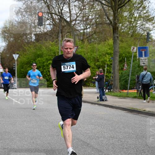 12.04.2026 - 45. Internationalen Wilhelmsburger Insellauf J. Mangold http://msf.ph/oto/9509281 12.04.2026 12:57:06 Ziel 3600, 2491, 3985, 4598, 3921, 5343, 3867, 5500, 5073, 5189, 3287, 4186, 4375, 3973, 4853, 4569, 2624, 5801, 4097, 5744, 4524, 4259, 5791, 5696, 4740, 4599, 5062, 4851, 5172, 4959, 5322, 5322, 5129, 3190, 5736, 3189, 5847, 3439, 5232, 5277, 3863 meine-sportfotos.de