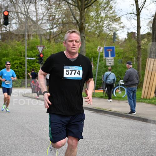 12.04.2026 - 45. Internationalen Wilhelmsburger Insellauf J. Mangold http://msf.ph/oto/9509287 12.04.2026 12:57:07 Ziel 2491, 3985, 4598, 3921, 5343, 3867, 5500, 5073, 5189, 3287, 4186, 4375, 3973, 4853, 4569, 2624, 5801, 4097, 5744, 5744, 4524, 4259, 5791, 5696, 4740, 4599, 5062, 4851, 5172, 4959, 5322, 5129, 3190, 5736, 3189, 5847, 3439, 5232, 5277, 3863, 4887 meine-sportfotos.de
