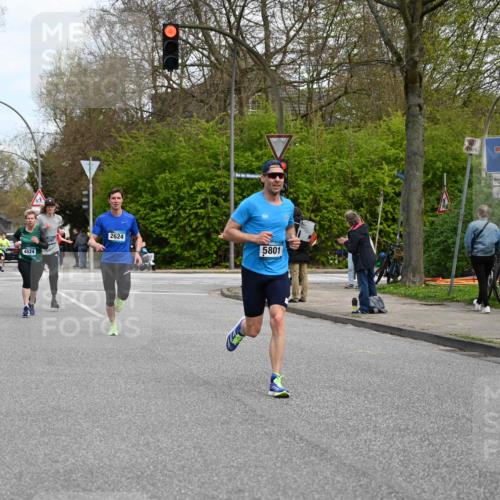 12.04.2026 - 45. Internationalen Wilhelmsburger Insellauf J. Mangold http://msf.ph/oto/9509293 12.04.2026 12:57:08 Ziel 3985, 4598, 3921, 5343, 3867, 5500, 5073, 5189, 3287, 4186, 4375, 3973, 4853, 4569, 2624, 5801, 4097, 5744, 4524, 4259, 5791, 5696, 4740, 4599, 5062, 4851, 5172, 4959, 5322, 5129, 3190, 5736, 3189, 5847, 3439, 5232, 5277, 3863, 4887 meine-sportfotos.de