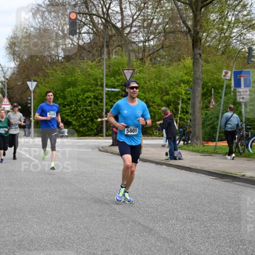 12.04.2026 - 45. Internationalen Wilhelmsburger Insellauf J. Mangold http://msf.ph/oto/9509295 12.04.2026 12:57:08 Ziel 3985, 4598, 3921, 5343, 3867, 5500, 5073, 5189, 3287, 4186, 4375, 3973, 4853, 4569, 2624, 5801, 4097, 5744, 4524, 4259, 5791, 5696, 4740, 4599, 5062, 4851, 5172, 4959, 5322, 5129, 3190, 5736, 3189, 5847, 3439, 5232, 5277, 3863, 4887 meine-sportfotos.de