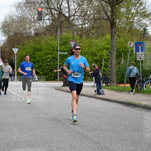 12.04.2026 - 45. Internationalen Wilhelmsburger Insellauf J. Mangold http://msf.ph/oto/9509296 12.04.2026 12:57:08 Ziel 3985, 4598, 3921, 5343, 3867, 5500, 5073, 5189, 3287, 4186, 4375, 3973, 4853, 4569, 2624, 5801, 4097, 5744, 4524, 4259, 5791, 5696, 4740, 4599, 5062, 4851, 5172, 4959, 5322, 5129, 3190, 5736, 3189, 5847, 3439, 5232, 5277, 3863, 4887 meine-sportfotos.de