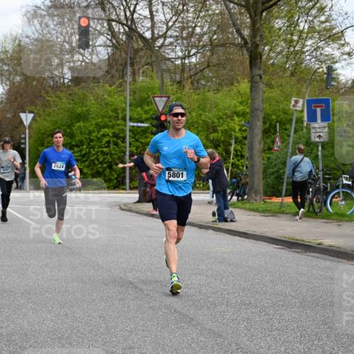 12.04.2026 - 45. Internationalen Wilhelmsburger Insellauf J. Mangold http://msf.ph/oto/9509297 12.04.2026 12:57:08 Ziel 3985, 4598, 3921, 5343, 3867, 5500, 5073, 5189, 3287, 4186, 4375, 3973, 4853, 4569, 2624, 5801, 4097, 5744, 4524, 4259, 5791, 5696, 4740, 4599, 5062, 4851, 5172, 4959, 5322, 5129, 3190, 5736, 3189, 5847, 3439, 5232, 5277, 3863, 4887 meine-sportfotos.de