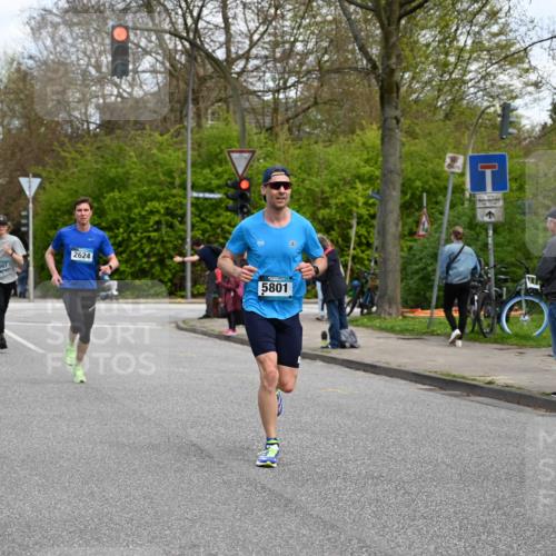 12.04.2026 - 45. Internationalen Wilhelmsburger Insellauf J. Mangold http://msf.ph/oto/9509298 12.04.2026 12:57:08 Ziel 3985, 4598, 3921, 5343, 3867, 5500, 5073, 5189, 3287, 4186, 4375, 3973, 4853, 4569, 2624, 5801, 4097, 5744, 4524, 4259, 5791, 5696, 4740, 4599, 5062, 4851, 5172, 4959, 5322, 5129, 3190, 5736, 3189, 5847, 3439, 5232, 5277, 3863, 4887 meine-sportfotos.de