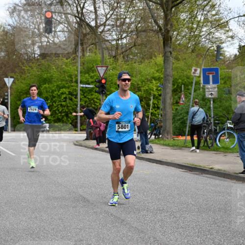 12.04.2026 - 45. Internationalen Wilhelmsburger Insellauf J. Mangold http://msf.ph/oto/9509299 12.04.2026 12:57:08 Ziel 3985, 4598, 3921, 5343, 3867, 5500, 5073, 5189, 3287, 4186, 4375, 3973, 4853, 4569, 2624, 5801, 4097, 5744, 4524, 4259, 5791, 5696, 4740, 4599, 5062, 4851, 5172, 4959, 5322, 5129, 3190, 5736, 3189, 5847, 3439, 5232, 5277, 3863, 4887 meine-sportfotos.de