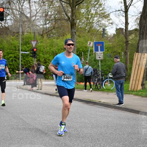 12.04.2026 - 45. Internationalen Wilhelmsburger Insellauf J. Mangold http://msf.ph/oto/9509304 12.04.2026 12:57:09 Ziel 3985, 4598, 3921, 5343, 3867, 5500, 5073, 5189, 3287, 4186, 4375, 3973, 4853, 4569, 2624, 5801, 4097, 5744, 4524, 4524, 4259, 5791, 5696, 4740, 4599, 5062, 4851, 5172, 4959, 5322, 5129, 3190, 5736, 3189, 5847, 3439, 5232, 5277, 3863, 4887 meine-sportfotos.de