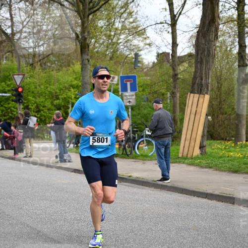 12.04.2026 - 45. Internationalen Wilhelmsburger Insellauf J. Mangold http://msf.ph/oto/9509307 12.04.2026 12:57:09 Ziel 3985, 4598, 3921, 5343, 3867, 5500, 5073, 5189, 3287, 4186, 4375, 3973, 4853, 4569, 2624, 5801, 4097, 5744, 4524, 4524, 4259, 5791, 5696, 4740, 4599, 5062, 4851, 5172, 4959, 5322, 5129, 3190, 5736, 3189, 5847, 3439, 5232, 5277, 3863, 4887 meine-sportfotos.de