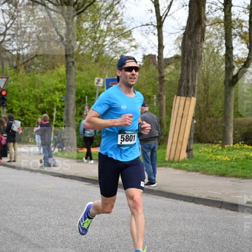 12.04.2026 - 45. Internationalen Wilhelmsburger Insellauf J. Mangold http://msf.ph/oto/9509310 12.04.2026 12:57:09 Ziel 3985, 4598, 3921, 5343, 3867, 5500, 5073, 5189, 3287, 4186, 4375, 3973, 4853, 4569, 2624, 5801, 4097, 5744, 4524, 4524, 4259, 5791, 5696, 4740, 4599, 5062, 4851, 5172, 4959, 5322, 5129, 3190, 5736, 3189, 5847, 3439, 5232, 5277, 3863, 4887 meine-sportfotos.de