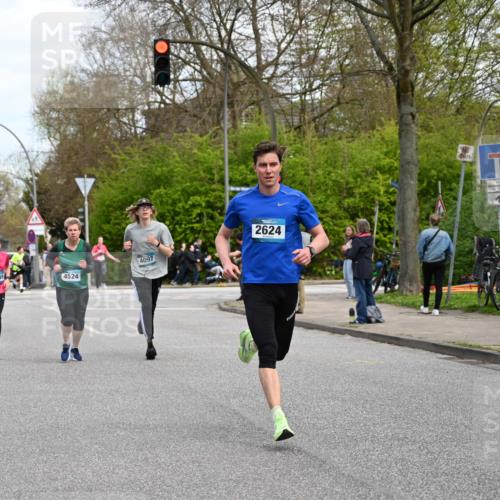 12.04.2026 - 45. Internationalen Wilhelmsburger Insellauf J. Mangold http://msf.ph/oto/9509311 12.04.2026 12:57:10 Ziel 3985, 4598, 3921, 5343, 3867, 5500, 5073, 5189, 3287, 4186, 4375, 3973, 4853, 4569, 2624, 5801, 4097, 5744, 4524, 4259, 4259, 5791, 5696, 4740, 4599, 5062, 4851, 5172, 4959, 5322, 5129, 3190, 5736, 3189, 5847, 3439, 5232, 5277, 3863, 4887 meine-sportfotos.de