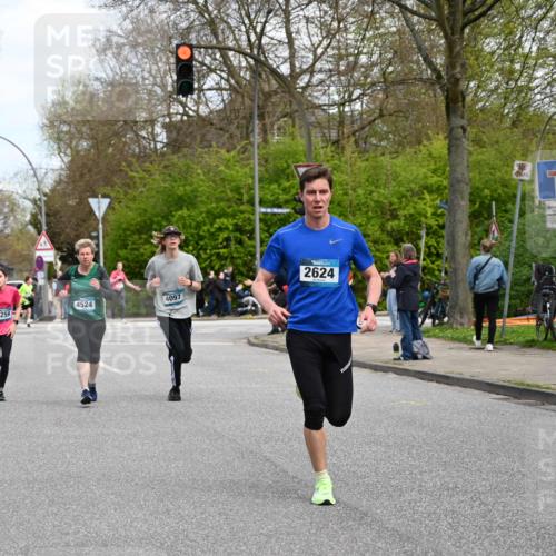 12.04.2026 - 45. Internationalen Wilhelmsburger Insellauf J. Mangold http://msf.ph/oto/9509312 12.04.2026 12:57:10 Ziel 3985, 4598, 3921, 5343, 3867, 5500, 5073, 5189, 3287, 4186, 4375, 3973, 4853, 4569, 2624, 5801, 4097, 5744, 4524, 4259, 4259, 5791, 5696, 4740, 4599, 5062, 4851, 5172, 4959, 5322, 5129, 3190, 5736, 3189, 5847, 3439, 5232, 5277, 3863, 4887 meine-sportfotos.de