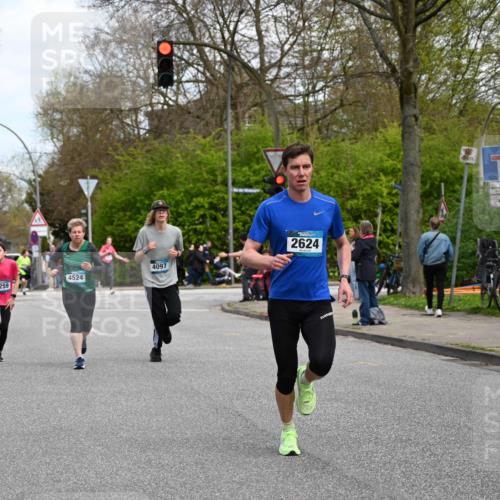 12.04.2026 - 45. Internationalen Wilhelmsburger Insellauf J. Mangold http://msf.ph/oto/9509313 12.04.2026 12:57:10 Ziel 3985, 4598, 3921, 5343, 3867, 5500, 5073, 5189, 3287, 4186, 4375, 3973, 4853, 4569, 2624, 5801, 4097, 5744, 4524, 4259, 4259, 5791, 5696, 4740, 4599, 5062, 4851, 5172, 4959, 5322, 5129, 3190, 5736, 3189, 5847, 3439, 5232, 5277, 3863, 4887 meine-sportfotos.de