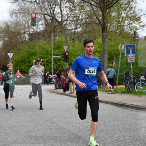 12.04.2026 - 45. Internationalen Wilhelmsburger Insellauf J. Mangold http://msf.ph/oto/9509316 12.04.2026 12:57:10 Ziel 3985, 4598, 3921, 5343, 3867, 5500, 5073, 5189, 3287, 4186, 4375, 3973, 4853, 4569, 2624, 5801, 4097, 5744, 4524, 4259, 4259, 5791, 5696, 4740, 4599, 5062, 4851, 5172, 4959, 5322, 5129, 3190, 5736, 3189, 5847, 3439, 5232, 5277, 3863, 4887 meine-sportfotos.de
